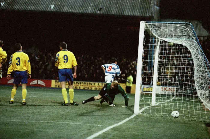 Framed Print : Reading 1 -1 Cardiff FA Cup match held at Elm Park Stadium. 3rd February 1998 Framed Print : Reading 1 -1 Cardiff FA Cup match held at Elm Park Stadium. 3rd February 1998
