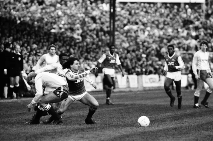 Framed Print : Reading 1-3 Arsenal, FA Cup third round match at Elm Park, Saturday 10th January 1987 Framed Print : Reading 1-3 Arsenal, FA Cup third round match at Elm Park, Saturday 10th January 1987