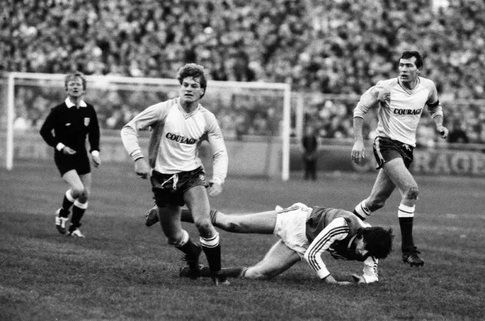 Framed Print : Reading 1-3 Arsenal, FA Cup third round match at Elm Park, Saturday 10th January 1987 Framed Print : Reading 1-3 Arsenal, FA Cup third round match at Elm Park, Saturday 10th January 1987