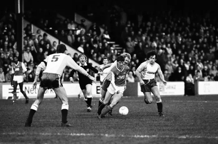 Framed Print : Reading 1-3 Arsenal, FA Cup third round match at Elm Park, Saturday 10th January 1987 Framed Print : Reading 1-3 Arsenal, FA Cup third round match at Elm Park, Saturday 10th January 1987