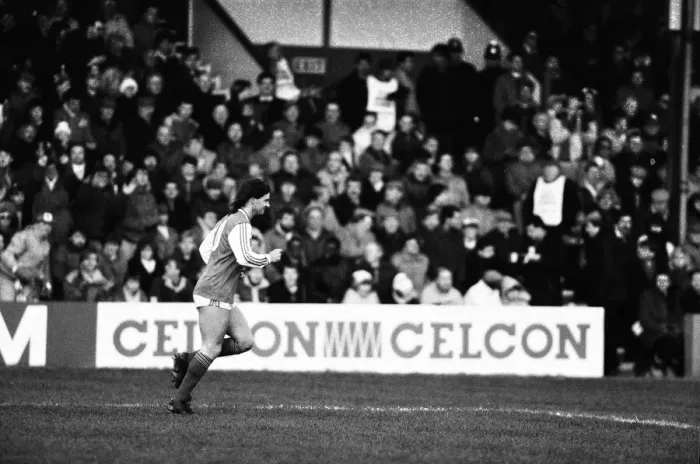 Framed Print : Reading 1-3 Arsenal, FA Cup third round match at Elm Park, Saturday 10th January 1987 Framed Print : Reading 1-3 Arsenal, FA Cup third round match at Elm Park, Saturday 10th January 1987