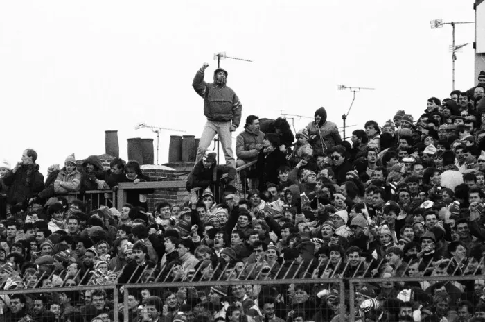 Framed Print : Reading 1-3 Arsenal, FA Cup third round match at Elm Park, Saturday 10th January 1987 Framed Print : Reading 1-3 Arsenal, FA Cup third round match at Elm Park, Saturday 10th January 1987