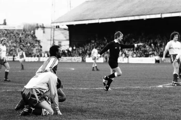 Framed Print : Reading 1-3 Arsenal, FA Cup third round match at Elm Park, Saturday 10th January 1987