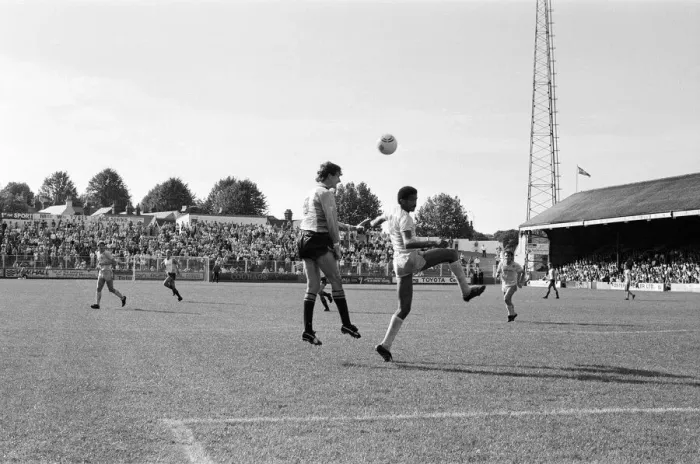 Framed Print : Reading 2-1 Walsall, league match at Elm Park, Saturday 7th September 1985 Framed Print : Reading 2-1 Walsall, league match at Elm Park, Saturday 7th September 1985