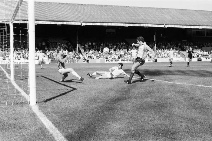 Framed Print : Reading 2-1 Walsall, league match at Elm Park, Saturday 7th September 1985 Framed Print : Reading 2-1 Walsall, league match at Elm Park, Saturday 7th September 1985
