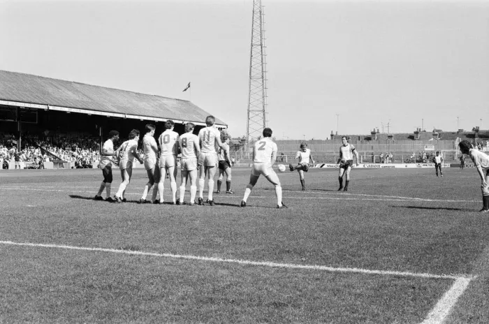Framed Print : Reading 2-1 Walsall, league match at Elm Park, Saturday 7th September 1985 Framed Print : Reading 2-1 Walsall, league match at Elm Park, Saturday 7th September 1985