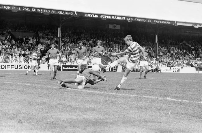 Framed Print : Reading 2-3 Manchester United, Watney Cup match at Elm Park, Saturday 1st August 1970 Framed Print : Reading 2-3 Manchester United, Watney Cup match at Elm Park, Saturday 1st August 1970