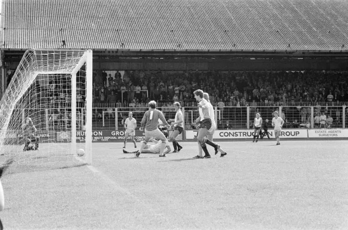 Framed Print : Reading 3-2 Bristol Rovers, league match at Elm Park, Monday 26th August 1985 Framed Print : Reading 3-2 Bristol Rovers, league match at Elm Park, Monday 26th August 1985