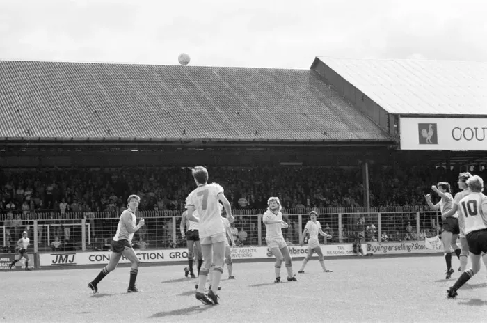 Framed Print : Reading 3-2 Bristol Rovers, league match at Elm Park, Monday 26th August 1985 Framed Print : Reading 3-2 Bristol Rovers, league match at Elm Park, Monday 26th August 1985