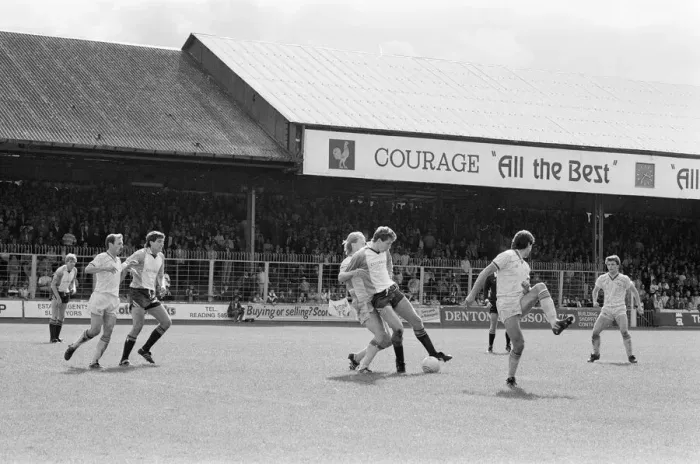 Framed Print : Reading 3-2 Bristol Rovers, league match at Elm Park, Monday 26th August 1985