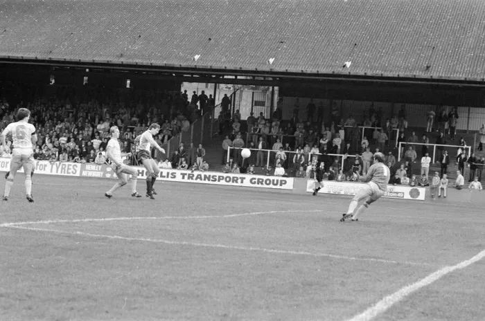 Framed Print : Reading 3-2 Bristol Rovers, league match at Elm Park, Monday 26th August 1985 Framed Print : Reading 3-2 Bristol Rovers, league match at Elm Park, Monday 26th August 1985