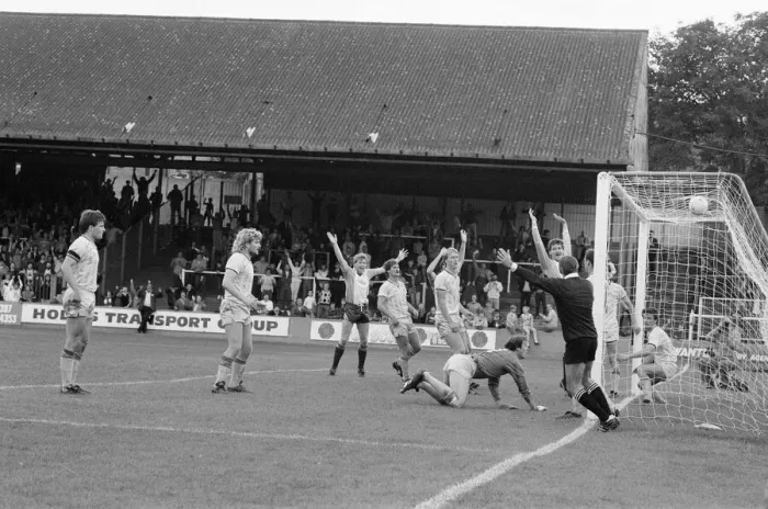Framed Print : Reading 3-2 Bristol Rovers, league match at Elm Park, Monday 26th August 1985 Framed Print : Reading 3-2 Bristol Rovers, league match at Elm Park, Monday 26th August 1985