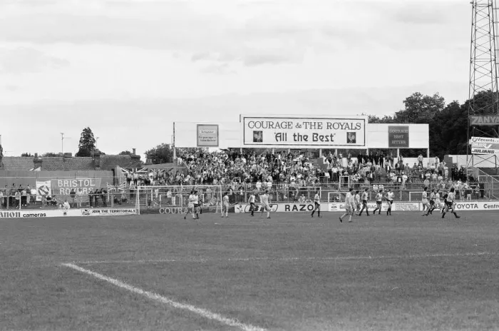 Framed Print : Reading 3-2 Bristol Rovers, league match at Elm Park, Monday 26th August 1985 Framed Print : Reading 3-2 Bristol Rovers, league match at Elm Park, Monday 26th August 1985