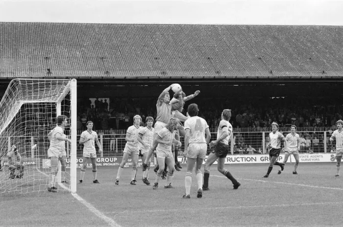 Framed Print : Reading 3-2 Bristol Rovers, league match at Elm Park, Monday 26th August 1985 Framed Print : Reading 3-2 Bristol Rovers, league match at Elm Park, Monday 26th August 1985
