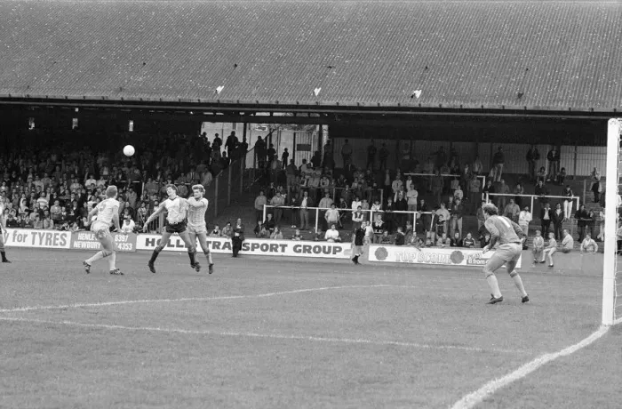 Framed Print : Reading 3-2 Bristol Rovers, league match at Elm Park, Monday 26th August 1985 Framed Print : Reading 3-2 Bristol Rovers, league match at Elm Park, Monday 26th August 1985