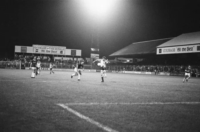 Framed Print : Reading 4-2 Chesterfield, Division Three match at Elm Park, Wednesday 2nd October 1985 Framed Print : Reading 4-2 Chesterfield, Division Three match at Elm Park, Wednesday 2nd October 1985