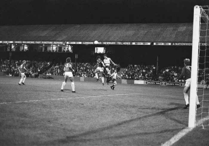 Framed Print : Reading 4-2 Chesterfield, Division Three match at Elm Park, Wednesday 2nd October 1985