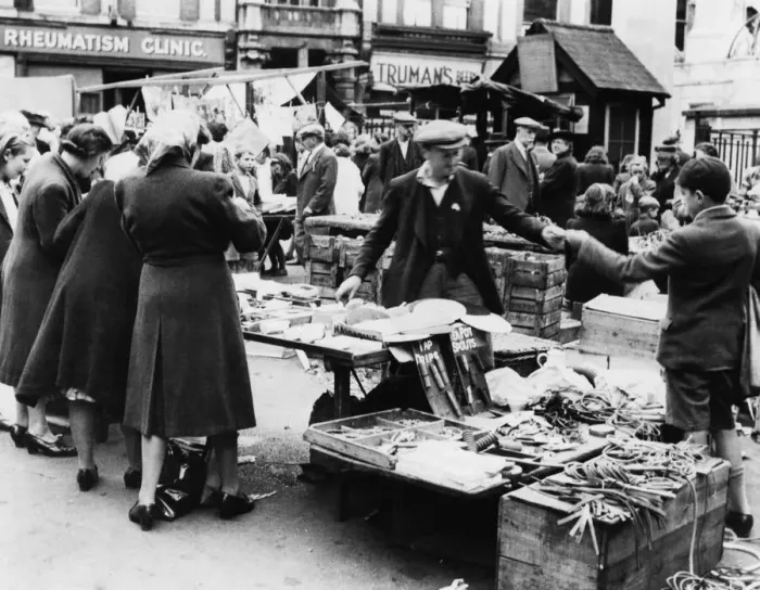 Framed Print : Reading market just prior to the out-break of World War Two. Circa August 1939 Framed Print : Reading market just prior to the out-break of World War Two. Circa August 1939