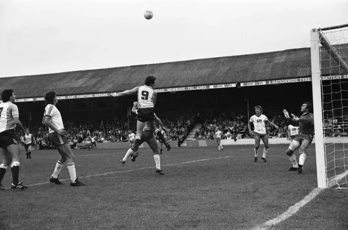 Framed Print : Reading v Swansea City, League Division Three, final score 2-0 to Reading Framed Print : Reading v Swansea City, League Division Three, final score 2-0 to Reading
