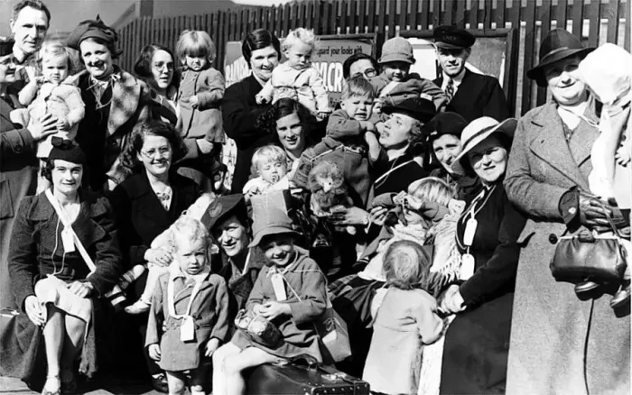 Framed Print : This was a really happy party of Percy Main mothers and young children snapped while