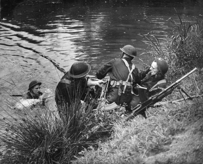 Framed Print : Reconnaissance exercise. Location unknown. London 28th September 1942 Framed Print : Reconnaissance exercise. Location unknown. London 28th September 1942