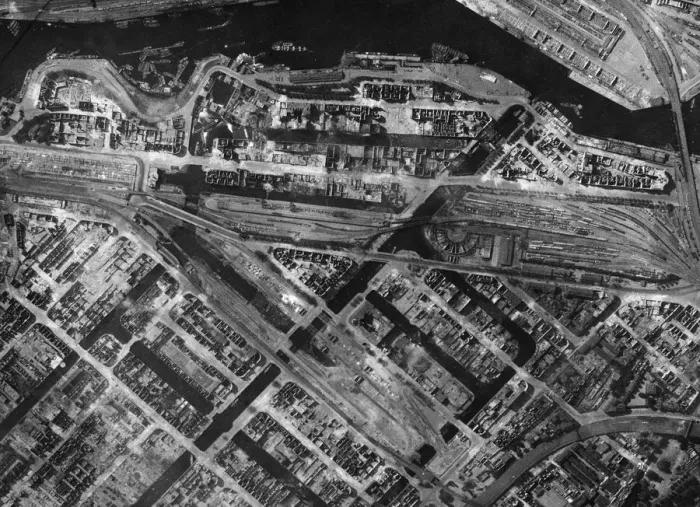 Framed Print : Reconnaissance photograph taken by 541 PRU Squadron over Hamburg