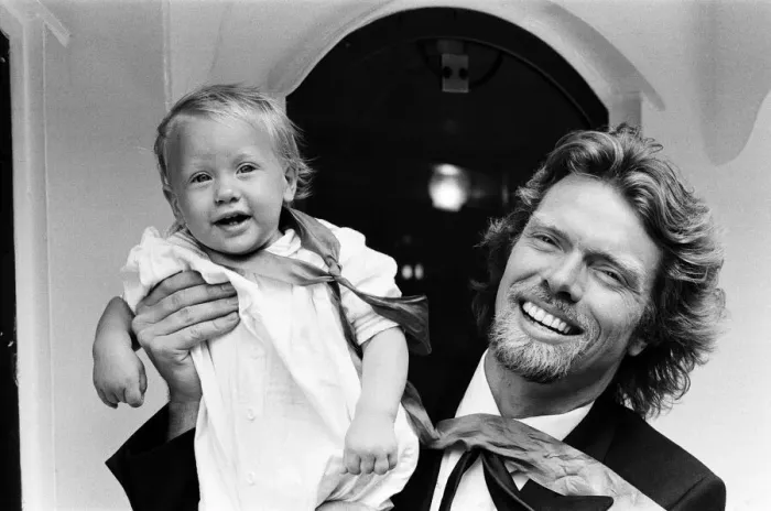 Framed Print : Record-breaking ocean racer Richard Branson powers his 1 Framed Print : Record-breaking ocean racer Richard Branson powers his 1