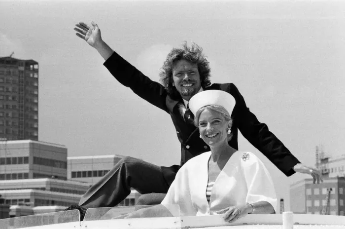 Framed Print : Record-breaking ocean racer Richard Branson powers his Framed Print : Record-breaking ocean racer Richard Branson powers his