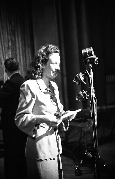 Recording of Variety Band Box at an unknown London Theatre, 1945