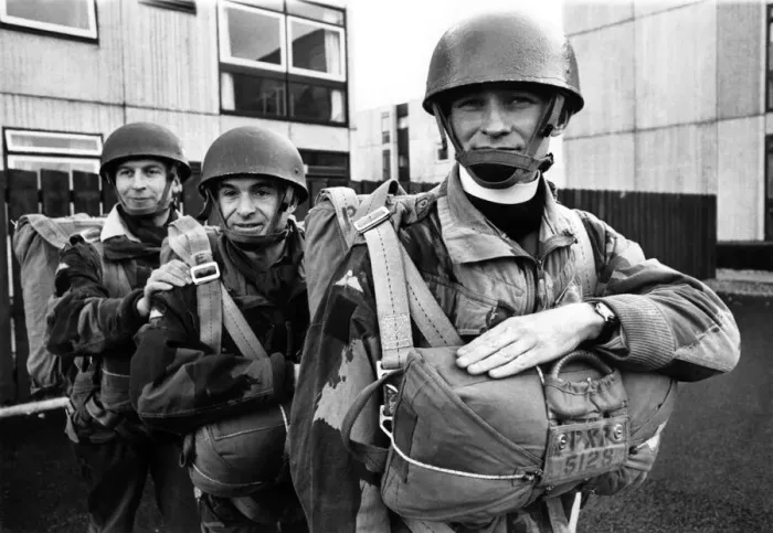 Framed Print : Three Red Devils'from the Army Parachute Brigade went on parade Framed Print : Three Red Devils'from the Army Parachute Brigade went on parade