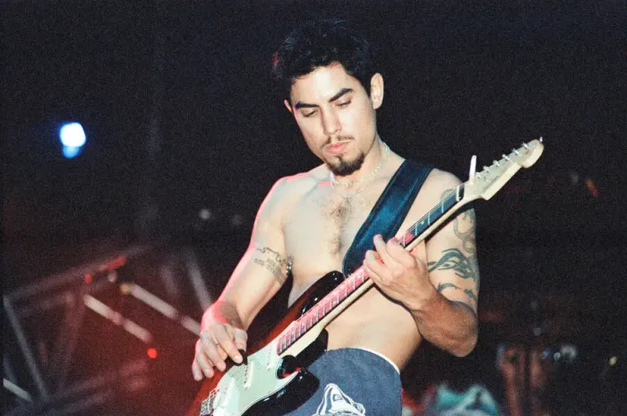 Framed Print : Red Hot Chili Peppers headline Reading Festival. Dave Navarro. 29th August 1994