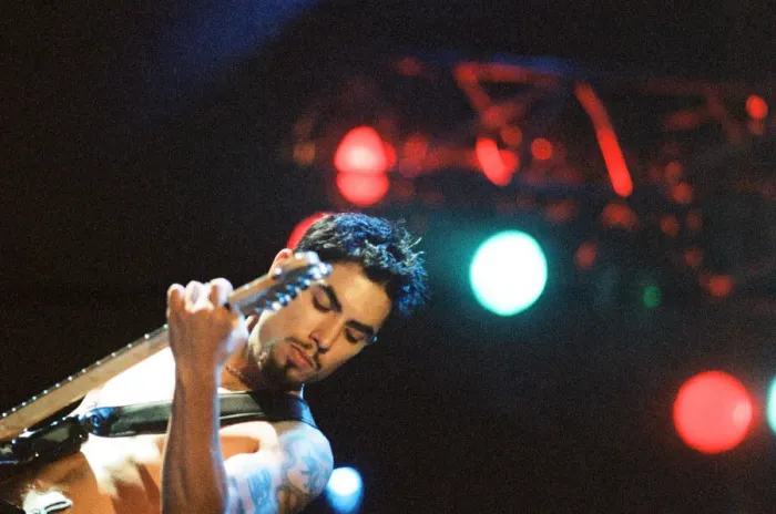 Framed Print : Red Hot Chili Peppers headline Reading Festival. Dave Navarro. 29th August 1994