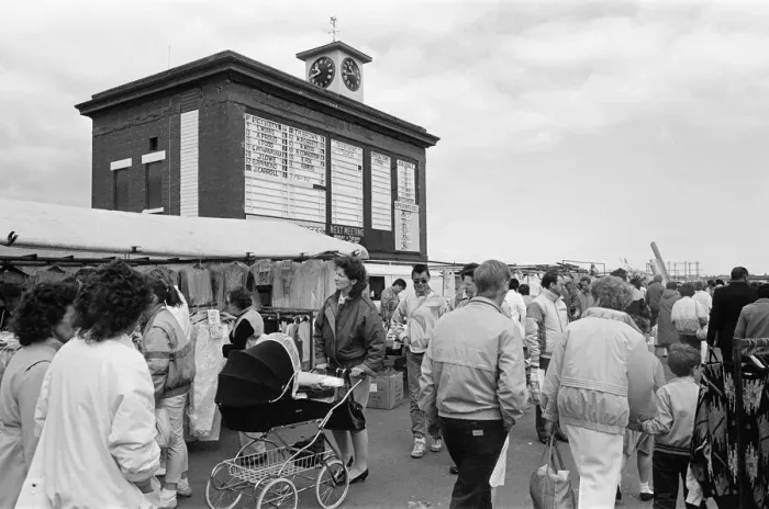 Framed Print : Redcar Market, 9th May 1987 Framed Print : Redcar Market, 9th May 1987