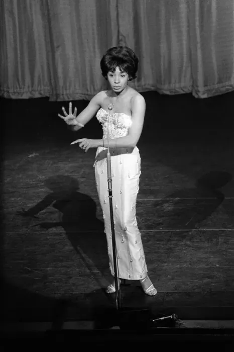 Framed Print : Rehearsals for the Royal Variety Performance. Shirley Bassey. 6th November 1961 Framed Print : Rehearsals for the Royal Variety Performance. Shirley Bassey. 6th November 1961