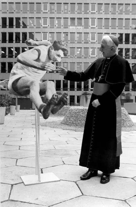 Framed Print : Religion: Cardinal Basil Hume, Archbishop of Westminster Framed Print : Religion: Cardinal Basil Hume, Archbishop of Westminster