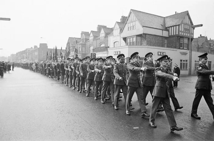 Framed Print : Remembrance Day Service and Parade at Middlesbrough War Memorial Cenotaph, Teesside Framed Print : Remembrance Day Service and Parade at Middlesbrough War Memorial Cenotaph, Teesside