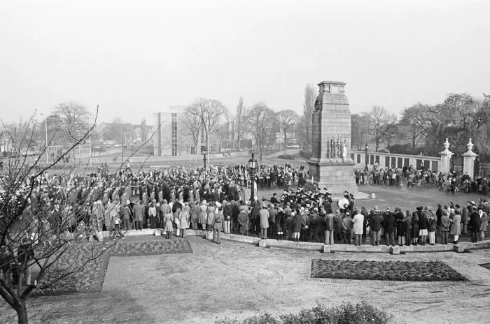 Framed Print : Remembrance Day Service and Parade at Middlesbrough War Memorial Cenotaph, Teesside Framed Print : Remembrance Day Service and Parade at Middlesbrough War Memorial Cenotaph, Teesside