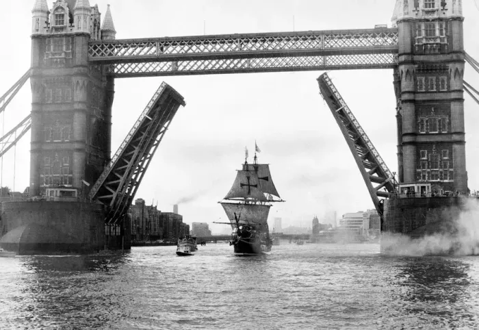 Framed Print : A replica of Francis Drakes ship The Golden Hinde sails down the River Thames