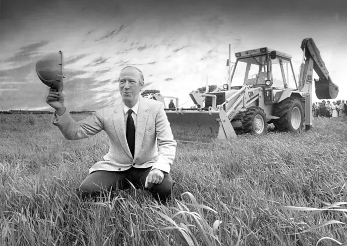 Framed Print : Republic of Ireland manager Jack Charlton launches the building work for the new Framed Print : Republic of Ireland manager Jack Charlton launches the building work for the new
