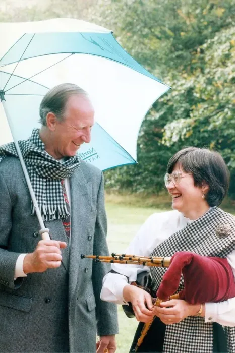 Framed Print : Republic of Ireland manager Jack Charlton launching Northumberland Gifts with Northumbria