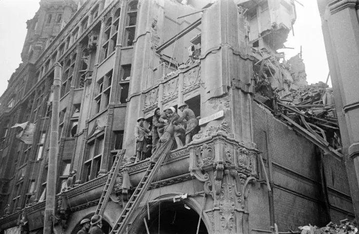 Framed Print : Rescue operation on City Road after daylight raid. 11th October 1940