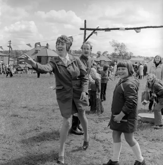 Framed Print : The residents of the West End of Newcastle playing old English games at the Denton Burn Framed Print : The residents of the West End of Newcastle playing old English games at the Denton Burn