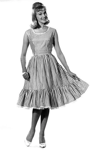 Reveille Fashions 1961. Jo Waring. May 1961 P006846