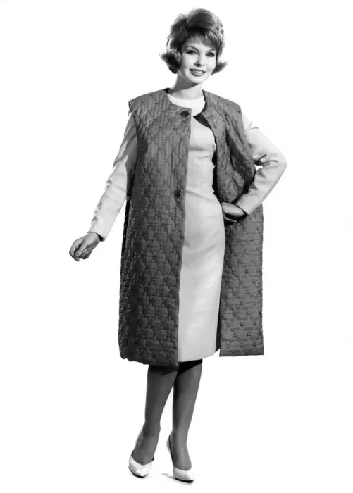 Framed Print : Reveille Fashions 1961: Liz Duke December 1961 P008816 Framed Print : Reveille Fashions 1961: Liz Duke December 1961 P008816