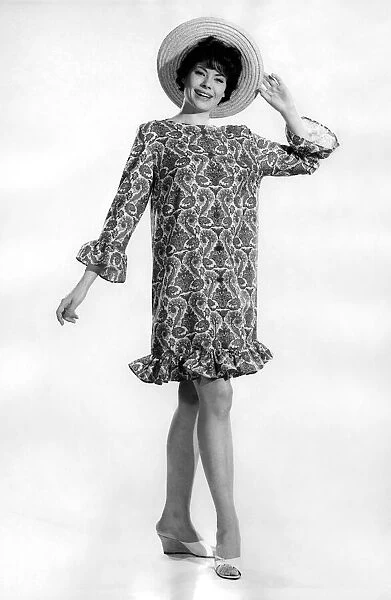 Reveille fashions 1962: Jennifer White. March 1962 P008911