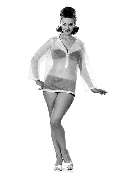 Reveille Fashions 1963: Annie Hayes. July 1963 P007680