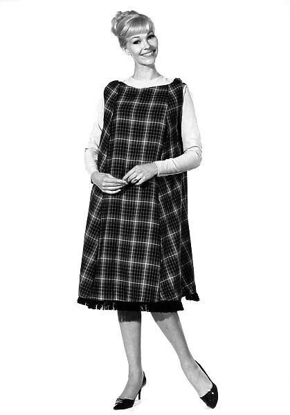 Reveille Fashions 1963. April 1963 P007651