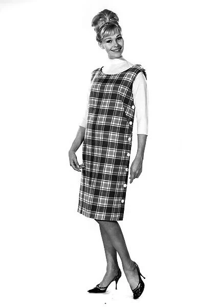 Reveille Fashions 1963. November 1963 P007679