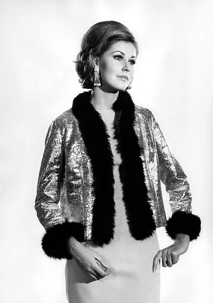 Reveille fashions 1965: Carol Walker. November 1965 P009024