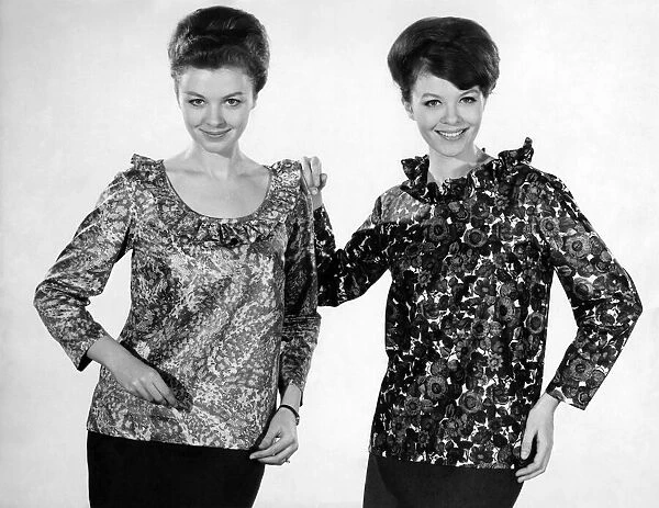 Reveille Fashions 1965: Della and Pat Young. March 1965 P006621